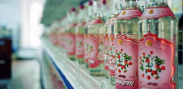 Vodkaflaschen in einem Geschft